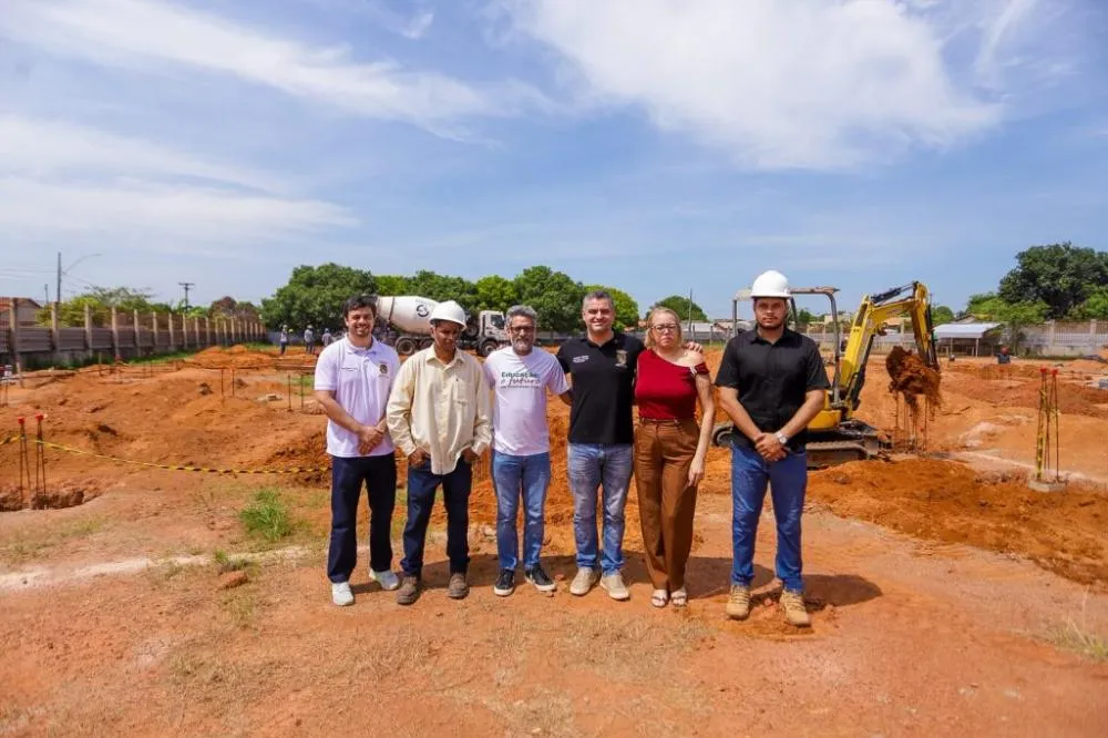 Canaã dos Carajás recebe secretário de Educação do Pará, que visita obra e escola no município